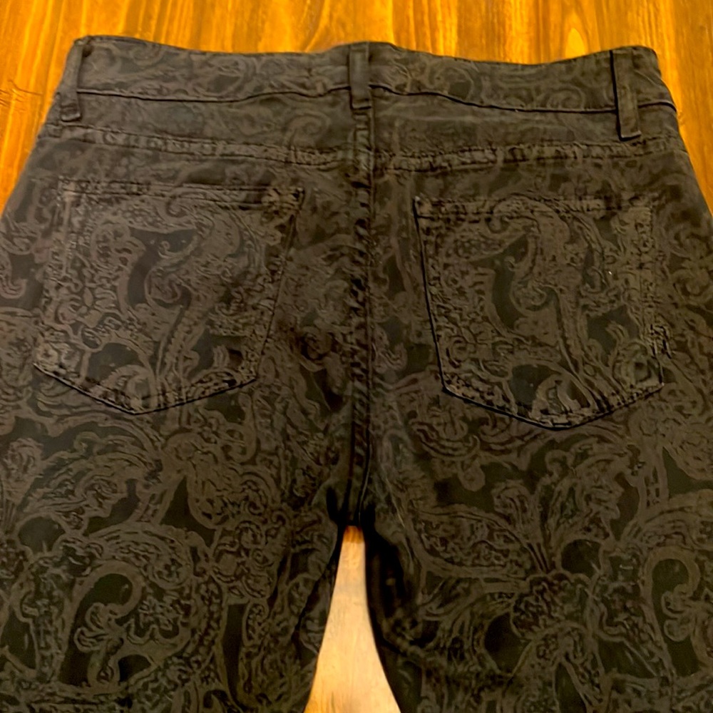 RICH & SKINNY STRETCH JEGGINGS - Size 26 - Beautiful and Unique Print!!!